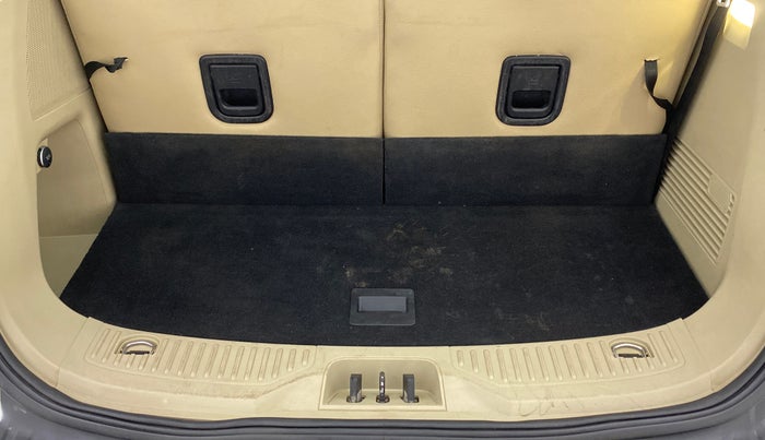 2019 Ford Endeavour 2.2l 4X2 MT Titanium, Diesel, Manual, 95,939 km, Boot Inside