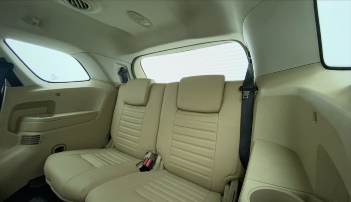 2019 Ford Endeavour 2.2l 4X2 MT Titanium, Diesel, Manual, 95,939 km, Third Seat Row ( optional )