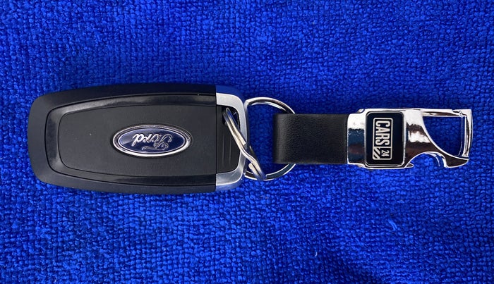 2019 Ford Endeavour 2.2l 4X2 MT Titanium, Diesel, Manual, 95,939 km, Key Close Up