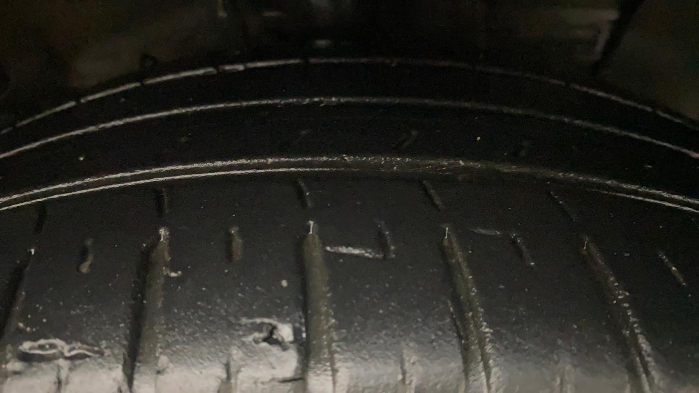 2020 Hyundai Verna SX 1.5 VTVT IVT, Petrol, Automatic, 41,237 km, Right Front Tyre Tread