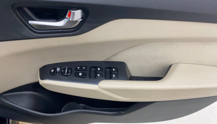 2020 Hyundai Verna SX 1.5 VTVT IVT, Petrol, Automatic, 41,237 km, Driver Side Door Panels Control