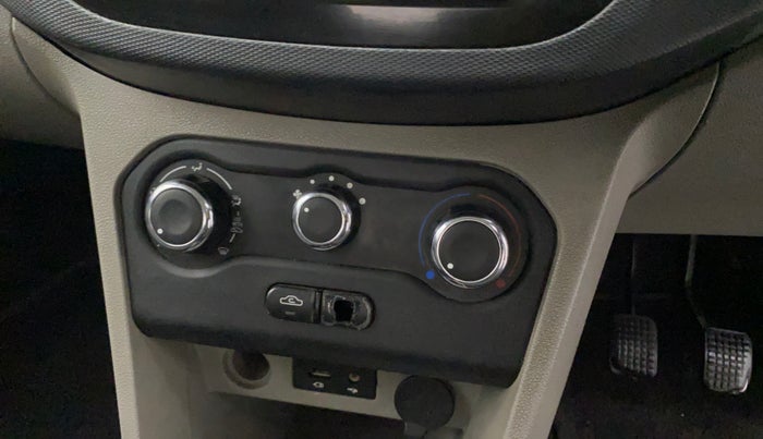 2016 Tata Tiago XZ PETROL, Petrol, Manual, 86,517 km, AC Unit - Minor issues in the main switch