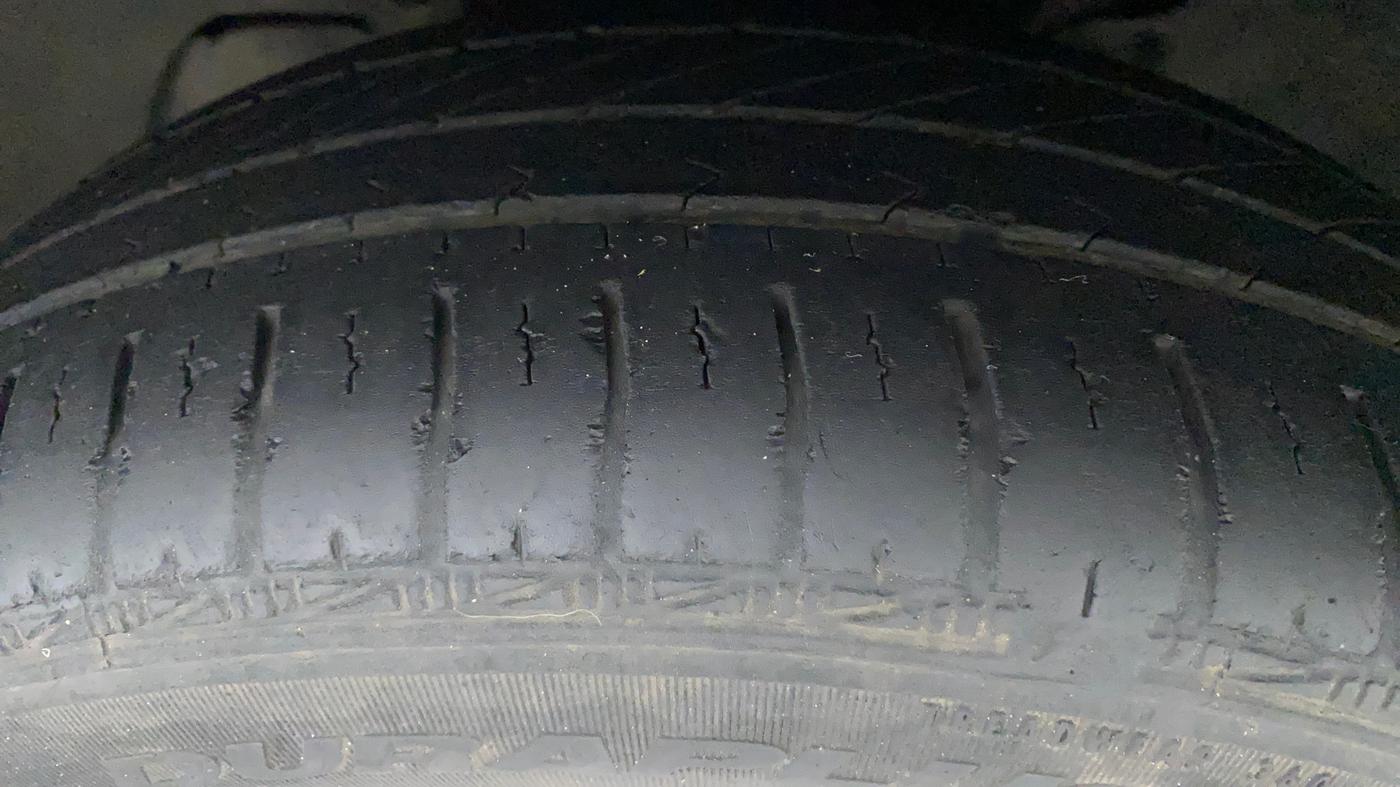 2016 Tata Tiago XZ PETROL, Petrol, Manual, 86,517 km, Left Front Tyre Tread