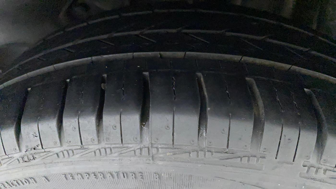 2016 Tata Tiago XZ PETROL, Petrol, Manual, 86,517 km, Left Rear Tyre Tread