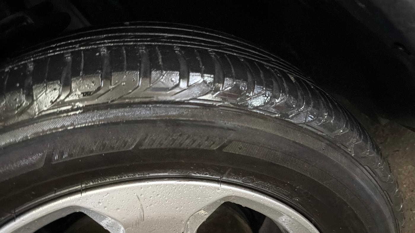 2017 Jeep Compass LIMITED 1.4 PETROL AT, Petrol, Automatic, 89,526 km, Left Front Tyre Tread