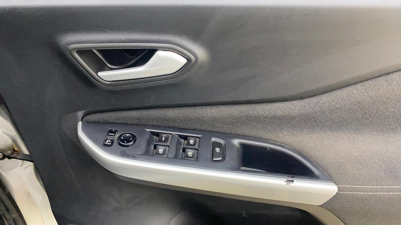 2021 Nissan MAGNITE XV PREMIUM, Petrol, Manual, 18,682 km, Driver Side Door Panels Control