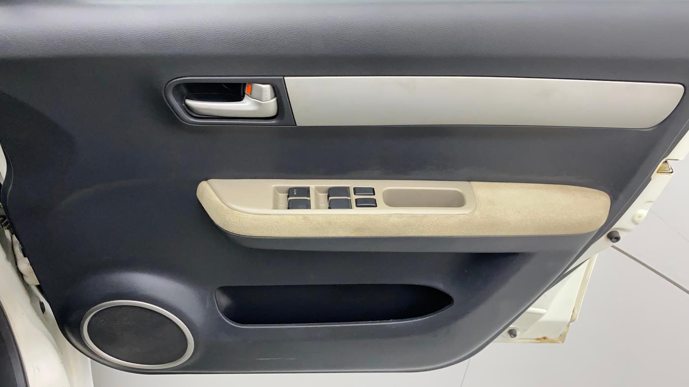 2012 Maruti Swift Dzire ZXI, CNG, Manual, 99,641 km, Driver Side Door Panels Control