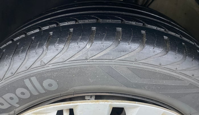 2018 Volkswagen Ameo COMFORTLINE 1.0, Petrol, Manual, 16,831 km, Left Front Tyre Tread