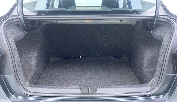 2018 Volkswagen Ameo COMFORTLINE 1.0, Petrol, Manual, 16,831 km, Boot Inside
