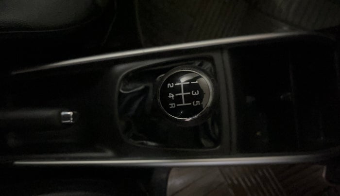 2017 Maruti Baleno DELTA PETROL 1.2, Petrol, Manual, 88,935 km, Gear Lever