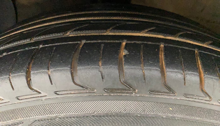 2014 Hyundai Grand i10 ASTA AT 1.2 KAPPA VTVT, Petrol, Automatic, 79,973 km, Left Front Tyre Tread