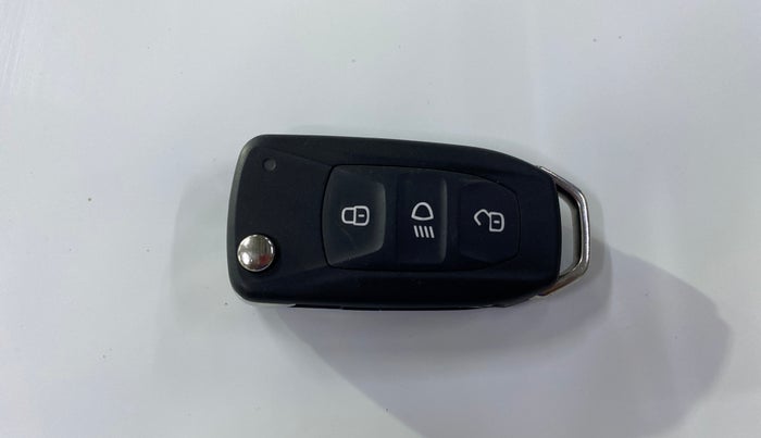 2025 Tata NEXON SMART PLUS S 1.2 REVOTRON, Petrol, Manual, 6,428 km, Key Close Up