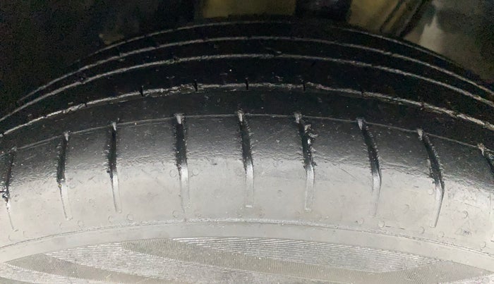 2021 Volkswagen TAIGUN TOPLINE 1.0 TSI AT, Petrol, Automatic, 41,708 km, Left Front Tyre Tread
