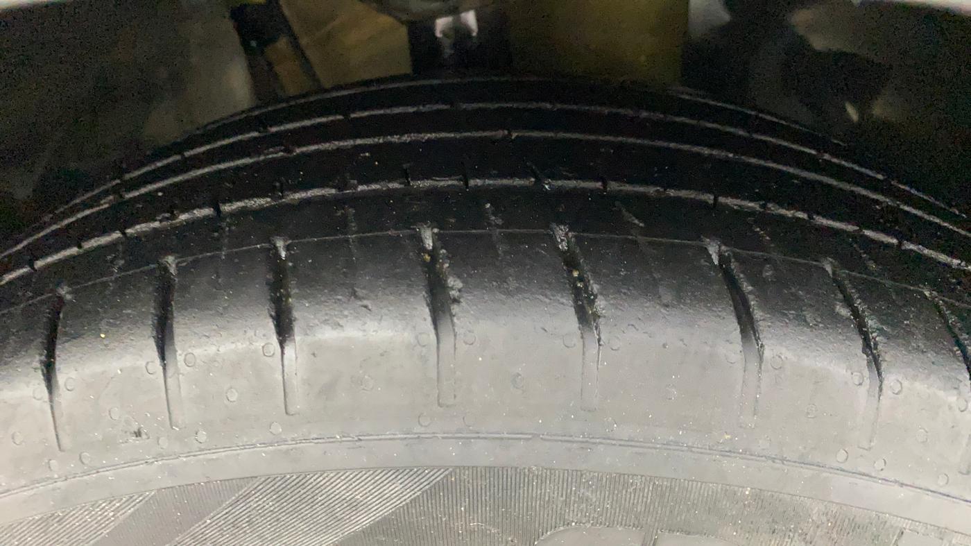 2021 Volkswagen TAIGUN TOPLINE 1.0 TSI AT, Petrol, Automatic, 41,708 km, Right Front Tyre Tread