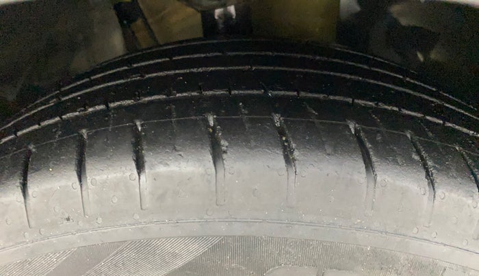 2021 Volkswagen TAIGUN TOPLINE 1.0 TSI AT, Petrol, Automatic, 41,708 km, Right Front Tyre Tread