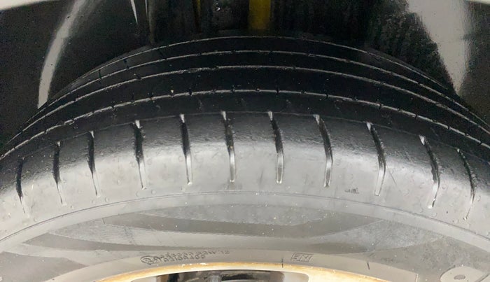 2021 Volkswagen TAIGUN TOPLINE 1.0 TSI AT, Petrol, Automatic, 41,708 km, Right Rear Tyre Tread