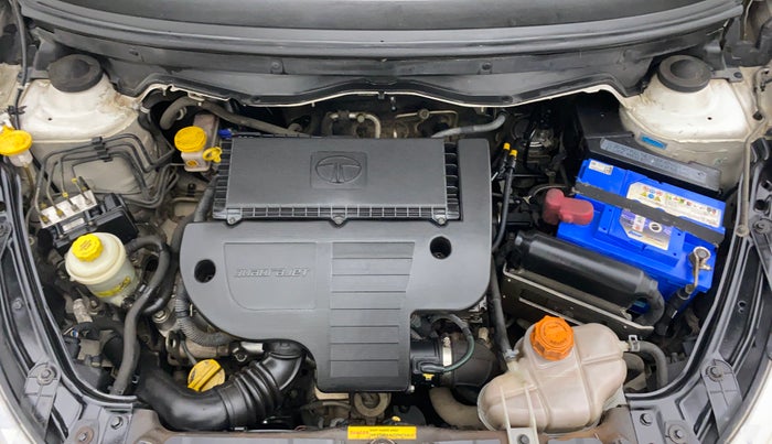 2012 Tata Manza AURA ABS QUADRAJET BS IV, Diesel, Manual, 69,096 km, Engine Bonet View