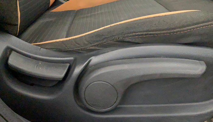 2015 Hyundai i20 Active 1.2 SX, Petrol, Manual, 99,915 km, Driver Side Adjustment Panel