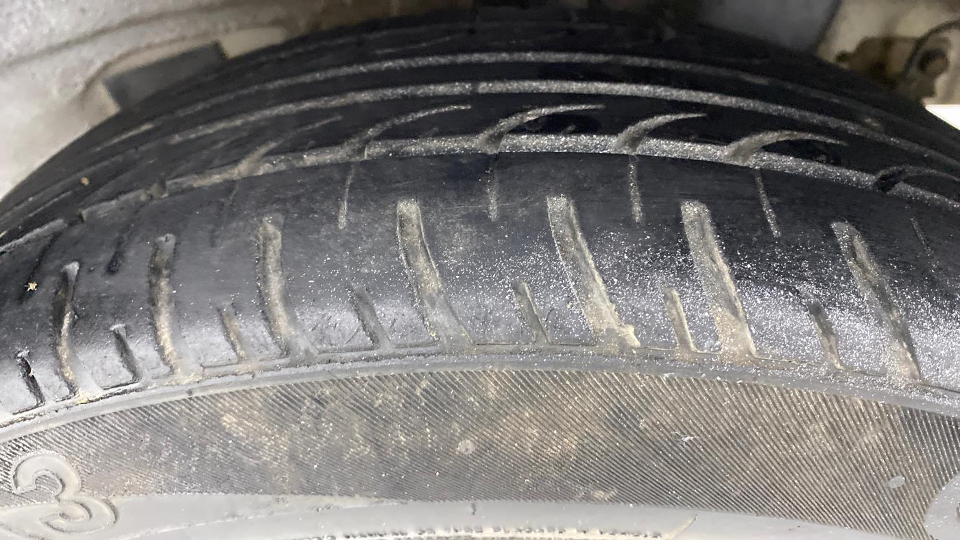 2017 Hyundai Grand i10 SPORTZ (O) 1.2 AT VTVT, Petrol, Automatic, 78,100 km, Left Rear Tyre Tread