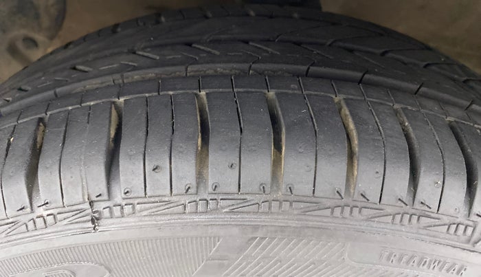 2017 Hyundai Grand i10 SPORTZ (O) 1.2 AT VTVT, Petrol, Automatic, 78,100 km, Left Front Tyre Tread