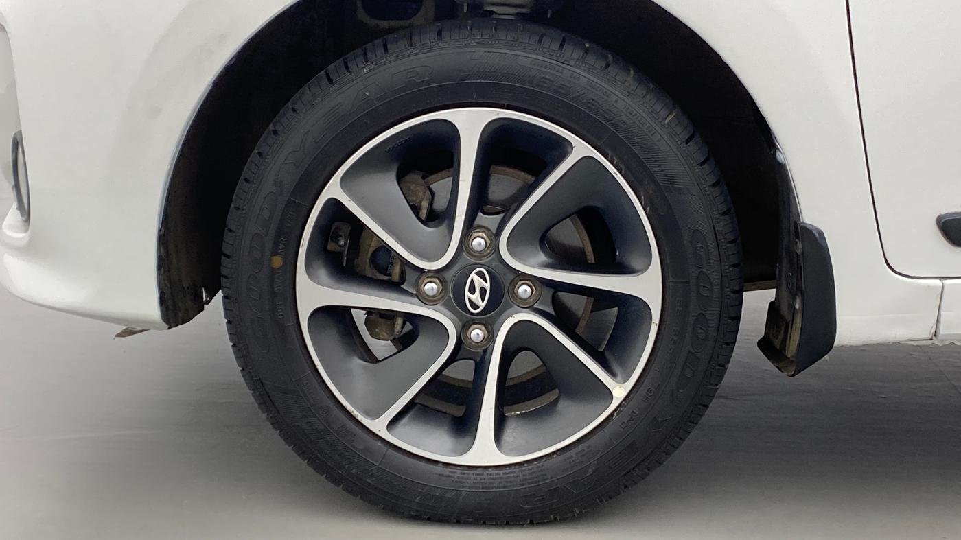 2017 Hyundai Grand i10 SPORTZ (O) 1.2 AT VTVT, Petrol, Automatic, 78,100 km, Left Front Wheel