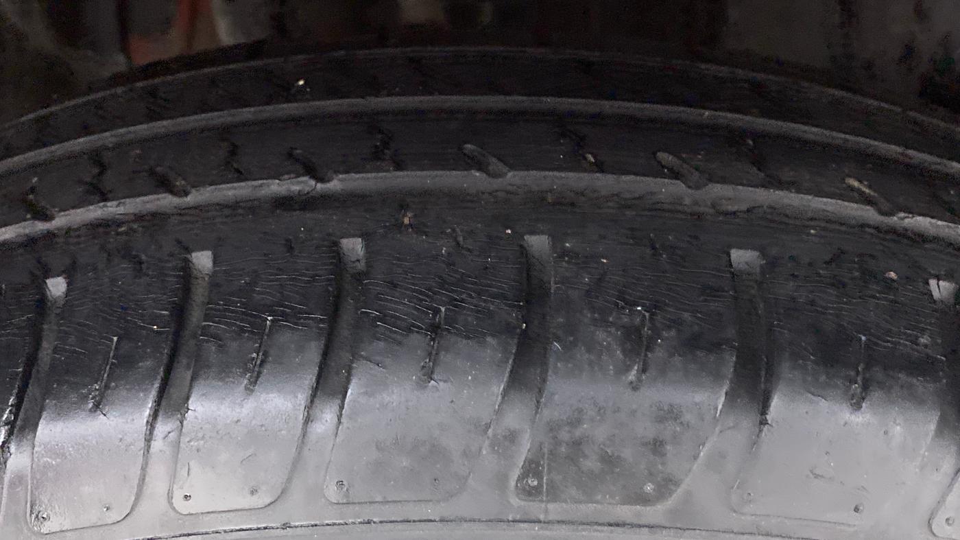 2018 Maruti Swift VDI AMT, Diesel, Automatic, 67,819 km, Right Rear Tyre Tread