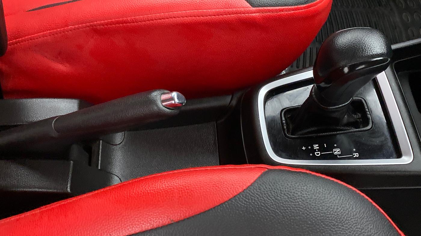 2018 Maruti Swift VDI AMT, Diesel, Automatic, 67,819 km, Gear Lever