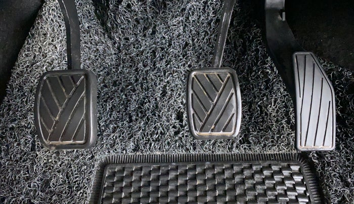 2017 Maruti IGNIS ZETA 1.2 K12, Petrol, Manual, 21,204 km, Pedals