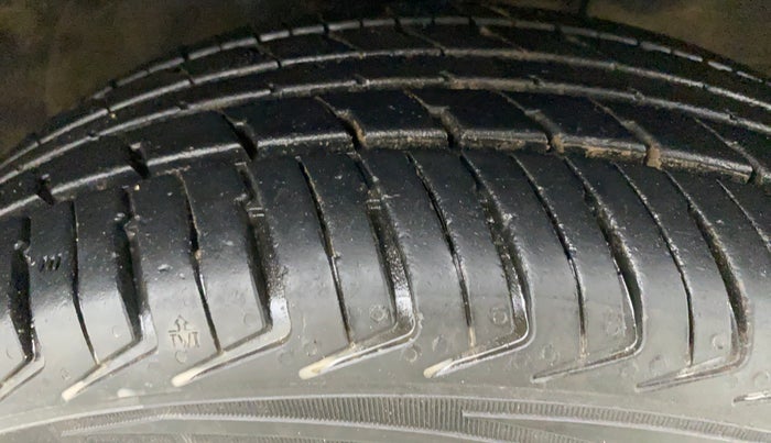 2013 Maruti Wagon R Stingray VXI, Petrol, Manual, 84,537 km, Right Front Tyre Tread