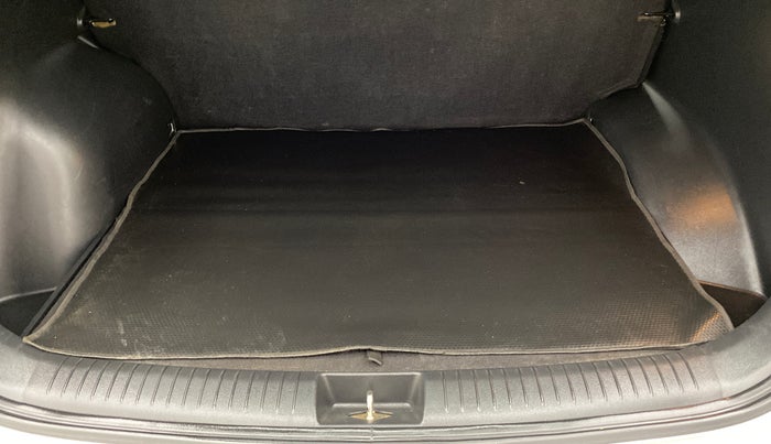 2018 Hyundai Creta 1.6 SX PLUS PETROL, Petrol, Manual, 31,594 km, Boot Inside