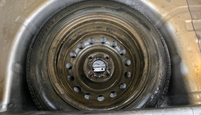 2015 Ford New Figo TREND 1.2 PETROL, Petrol, Manual, 82,996 km, Spare Tyre