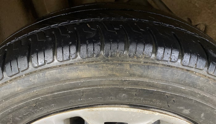 2015 Ford New Figo TREND 1.2 PETROL, Petrol, Manual, 82,996 km, Right Rear Tyre Tread