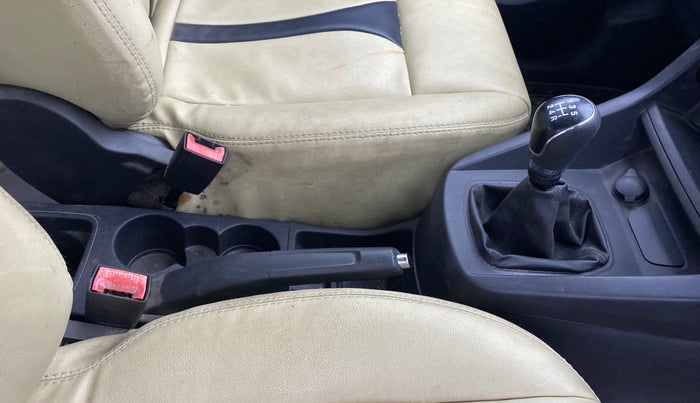 2015 Ford New Figo TREND 1.2 PETROL, Petrol, Manual, 82,996 km, Gear Lever