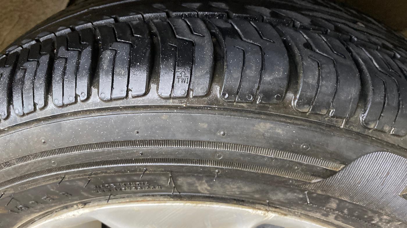 2015 Ford New Figo TREND 1.2 PETROL, Petrol, Manual, 82,951 km, Left Rear Tyre Tread