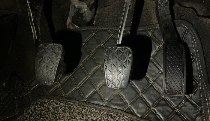 2015 Ford New Figo TREND 1.2 PETROL, Petrol, Manual, 82,996 km, Pedals