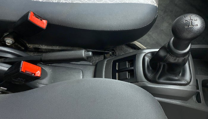 2018 Maruti Alto 800 LXI, Petrol, Manual, 18,733 km, Gear Lever