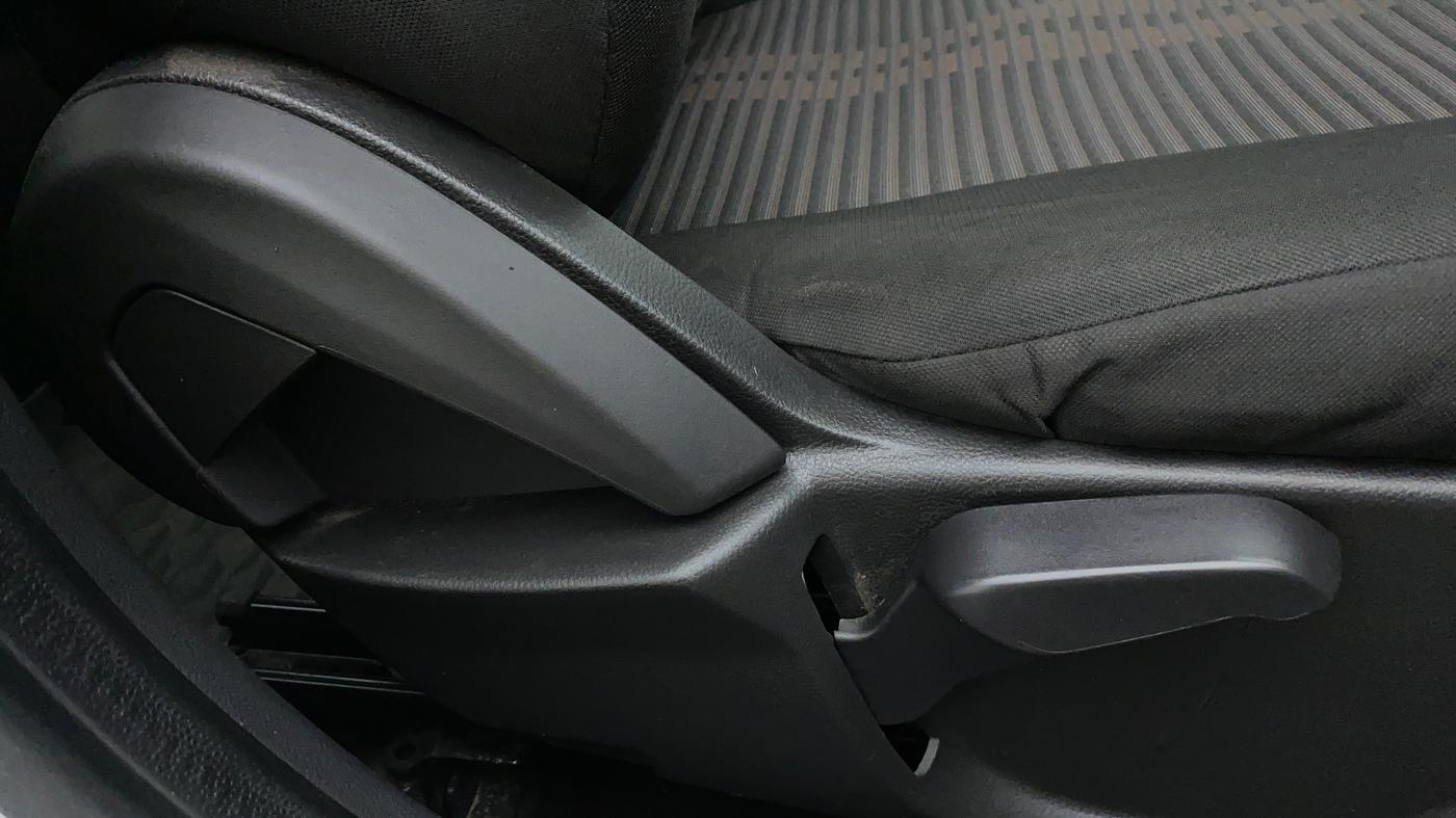2020 Ford FREESTYLE TITANIUM 1.2 TI-VCT MT, Petrol, Manual, 16,546 km, Driver Side Adjustment Panel