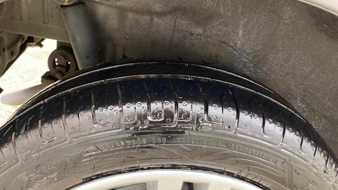 2017 Maruti Wagon R 1.0 VXI AMT, Petrol, Automatic, 83,483 km, Right Rear Tyre Tread