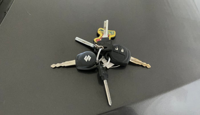 2017 Maruti Baleno DELTA PETROL 1.2, Petrol, Manual, 70,683 km, Key Close Up