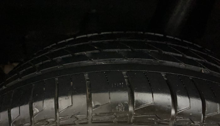 2017 Maruti Baleno DELTA PETROL 1.2, Petrol, Manual, 70,683 km, Left Rear Tyre Tread