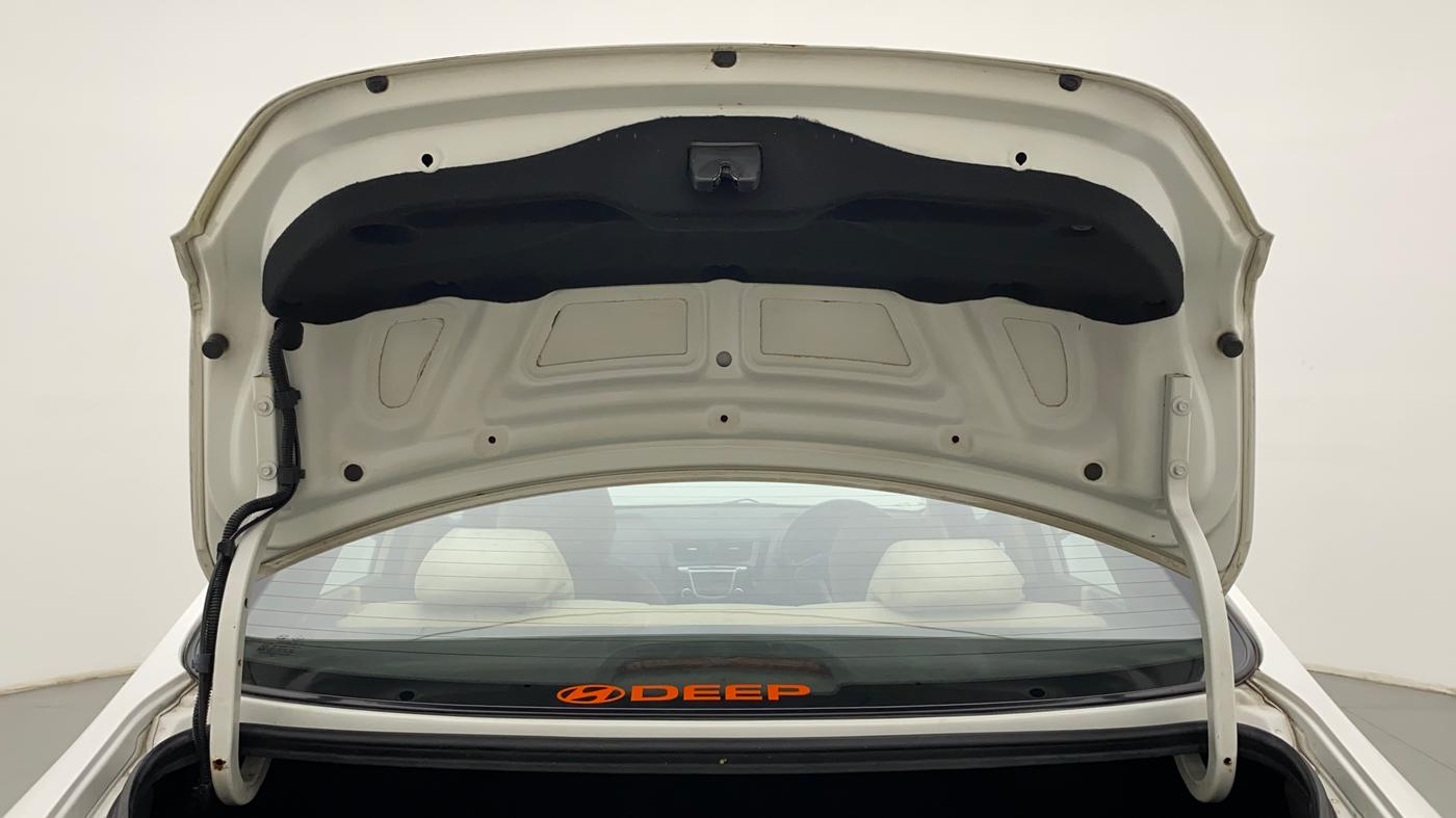 2014 Hyundai Verna FLUIDIC 1.6 VTVT SX AT, Petrol, Automatic, 43,677 km, Boot Door Open