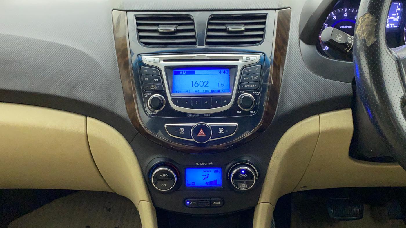 2014 Hyundai Verna FLUIDIC 1.6 VTVT SX AT, Petrol, Automatic, 43,677 km, Air Conditioner