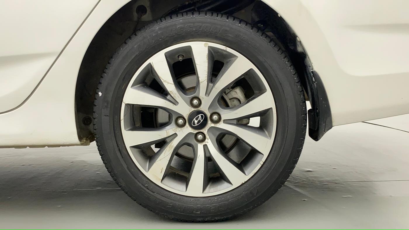 2014 Hyundai Verna FLUIDIC 1.6 VTVT SX AT, Petrol, Automatic, 43,677 km, Left Rear Wheel