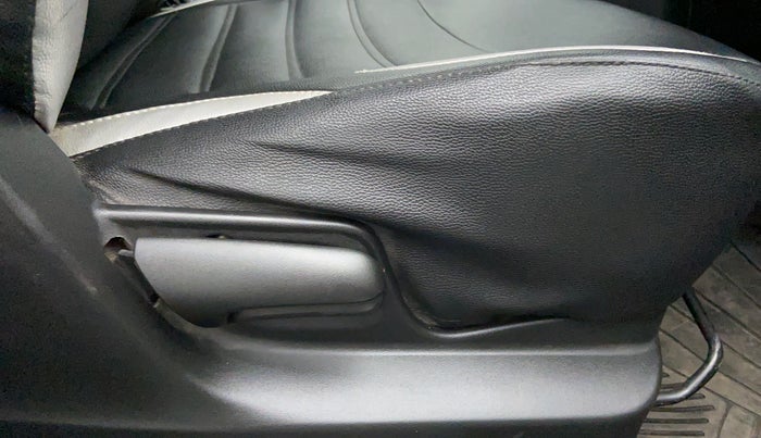 2015 Maruti Swift VXI D, Petrol, Manual, 53,522 km, Driver Side Adjustment Panel
