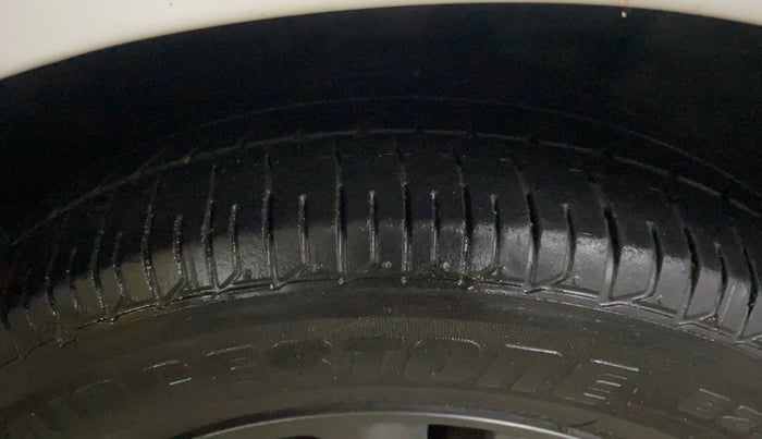 2019 Hyundai Elite i20 SPORTZ PLUS 1.2, Petrol, Manual, 54,982 km, Right Front Tyre Tread