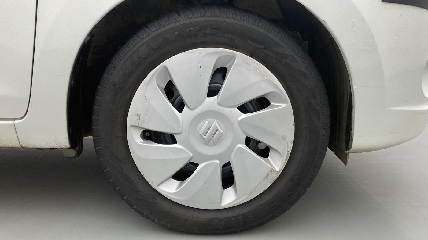 2015 Maruti Celerio VXI CNG, CNG, Manual, 83,562 km, Right Front Wheel