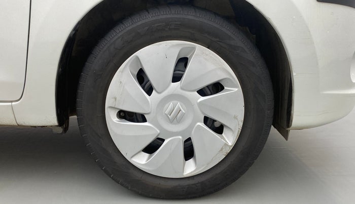 2015 Maruti Celerio VXI CNG, CNG, Manual, 83,562 km, Right Front Wheel