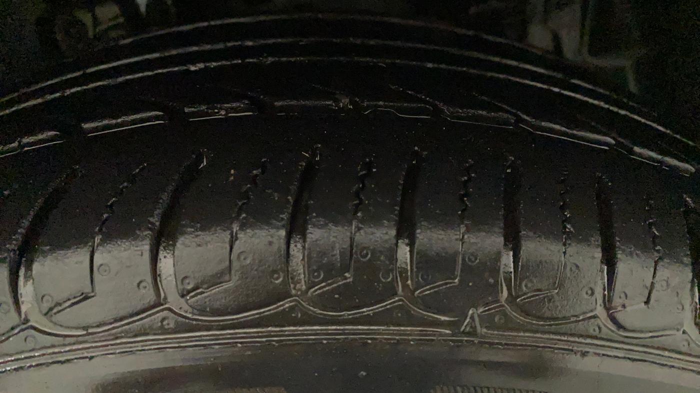 2019 Ford Ecosport TITANIUM + 1.5L PETROL AT, Petrol, Automatic, 27,910 km, Left Front Tyre Tread