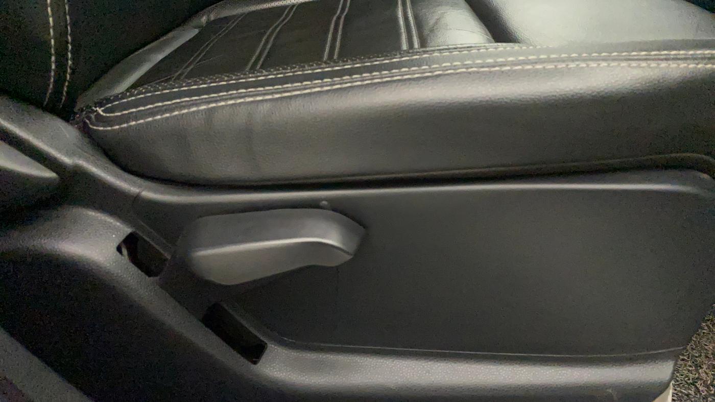 2019 Ford Ecosport TITANIUM + 1.5L PETROL AT, Petrol, Automatic, 27,910 km, Driver Side Adjustment Panel