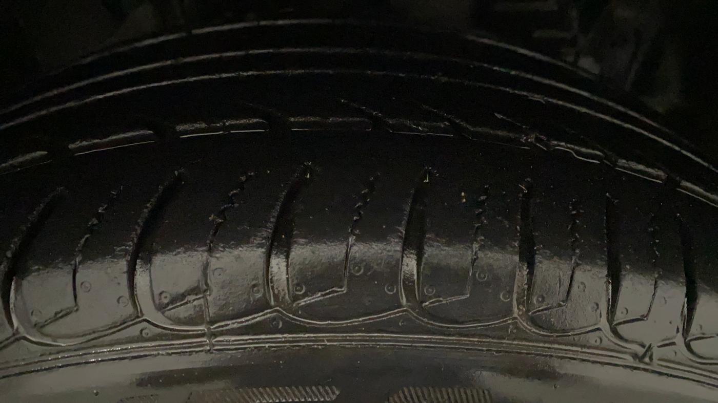 2019 Ford Ecosport TITANIUM + 1.5L PETROL AT, Petrol, Automatic, 27,910 km, Right Front Tyre Tread